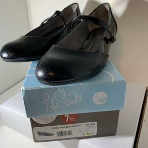 Life Stride Women's Black Mary Jane Shoes size 7 1/2